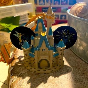 Walt Disney World 50th anniversary castle ears ornament/ figurine new lights up